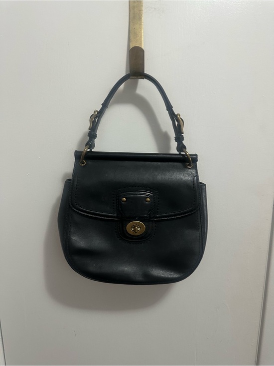 Coach Handbags - Coach Willis legacy vintage Black Leather Turnlock Shoulder Bag with Top Handle